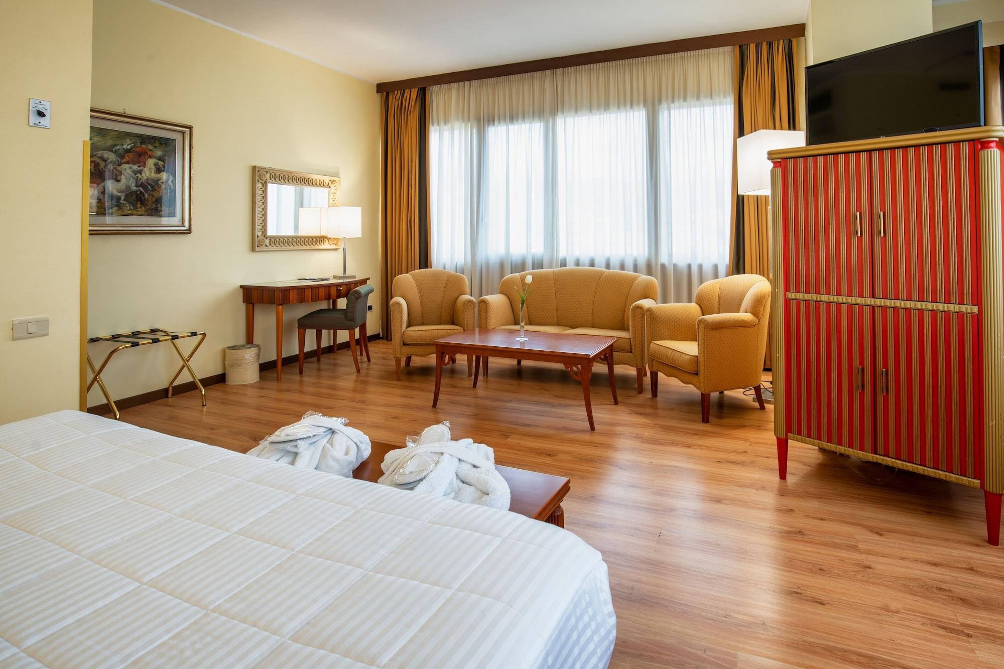 Royal Palace Hotel